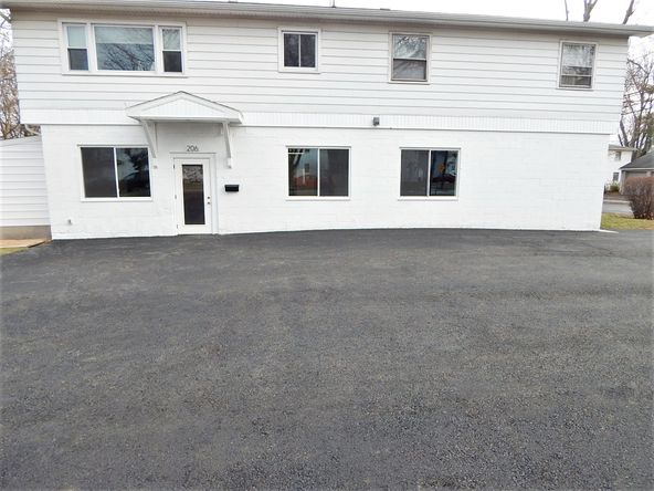 206 Oak St, East Rochester, NY 14445